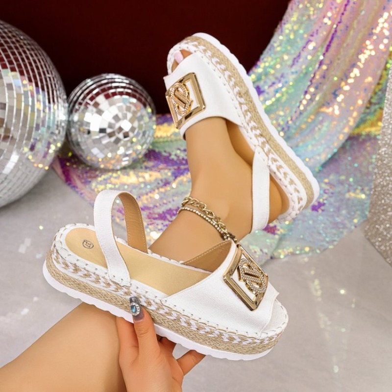 صنادل نسائية بكعب عالٍ مزينة ب - مراجعة Espadrille Slip On وسعره