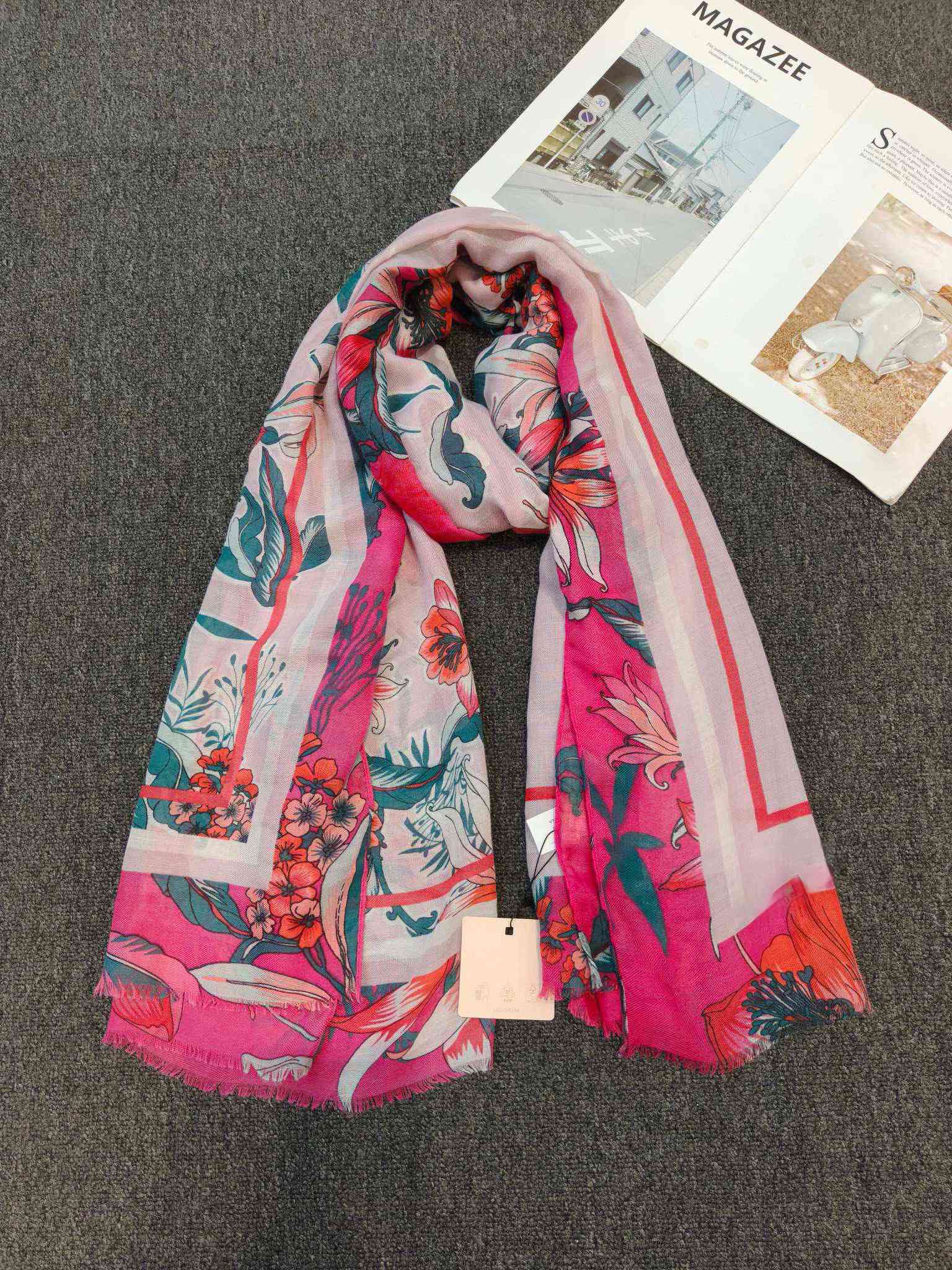 وشاح إيطالي أصلي على الطراز ال - مراجعة Beach Towel Large وسعره