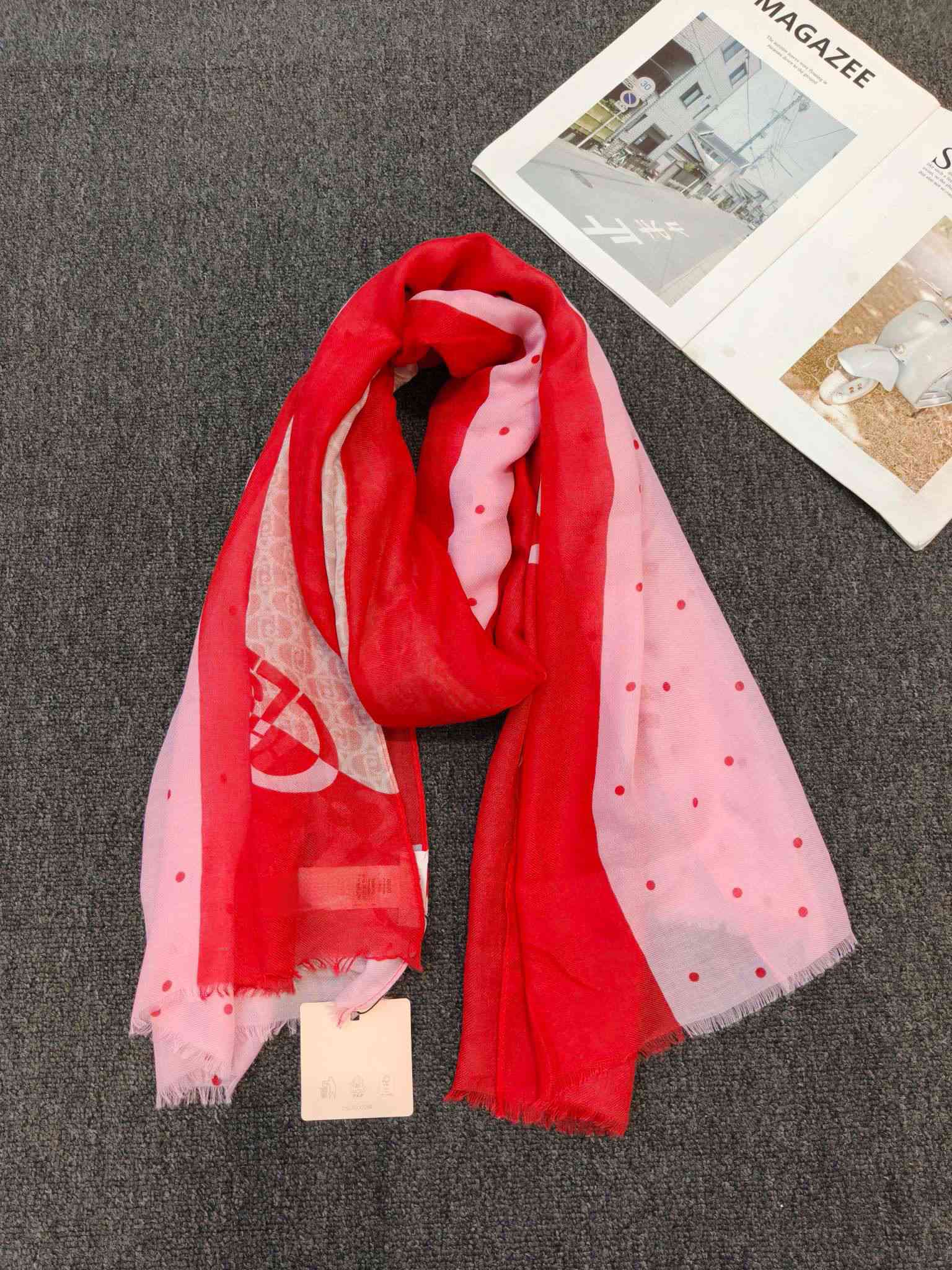 وشاح إيطالي أصلي على الطراز ال - مراجعة Beach Towel Large وسعره