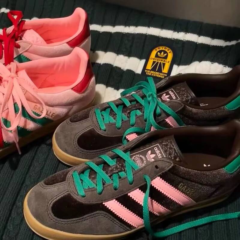 أديداس سامبا 2026 حذاء نسائي ك - مراجعة Adidas Shoes Gazelle وسعره