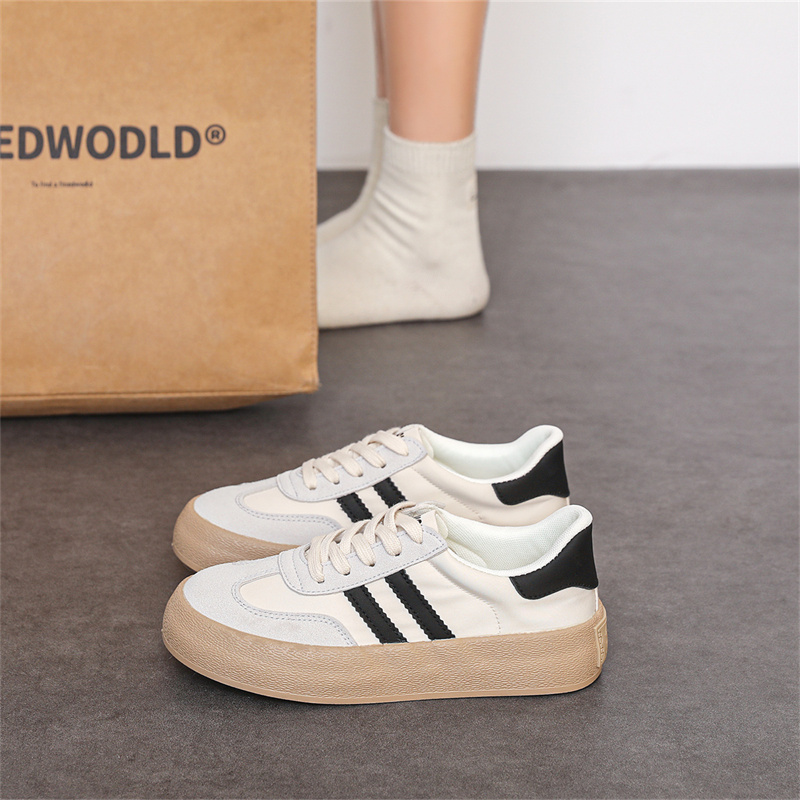 أحذية رياضية نسائية جديدة قابل - مراجعة New Balance Shoes 574 وسعره