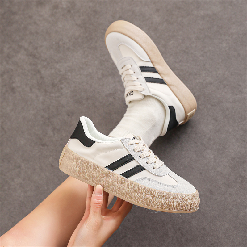 أحذية رياضية نسائية جديدة قابل - مراجعة New Balance Shoes 574 وسعره